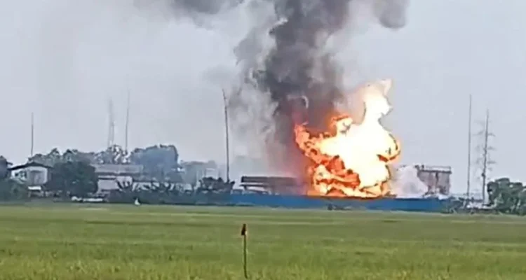 Kebakaran di Kilang Pertamina Indramayu Terekam Kamera, Warga Heboh