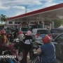 Kelangkaan BBM di Palangka Raya sebabkan antrean panjang SPBU dan penurunan pendapatan driver ojol.