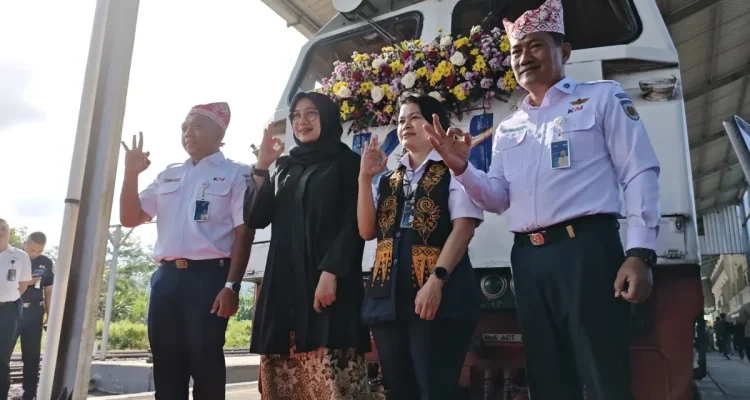 Kereta Api Sangkuriang Resmi Beroperasi, Hubungkan Banyuwangi dan Bandung