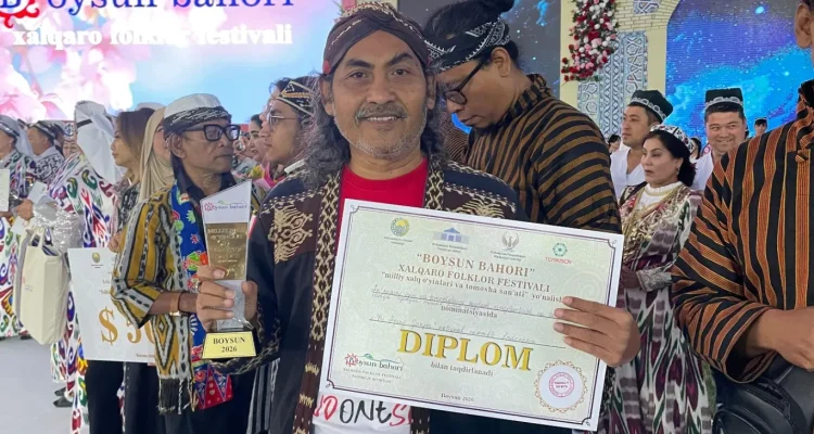 Ki Ageng Ganjur Raih Penghargaan Internasional di Festival Uzbekistan