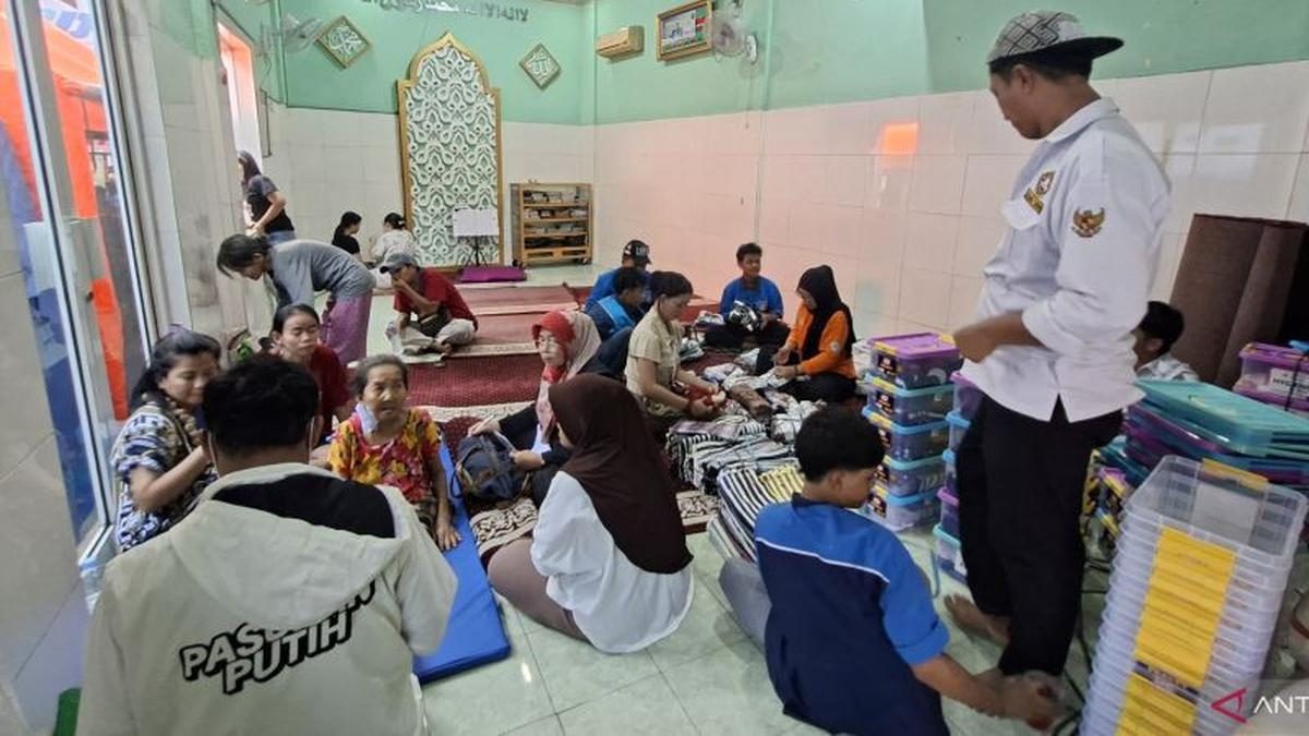 Lansia Tetap Cuci Darah Meski Rumahnya Terbakar