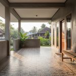 Lantai Teras Anti Licin untuk Rumah Kampung yang Aman dan Nyaman