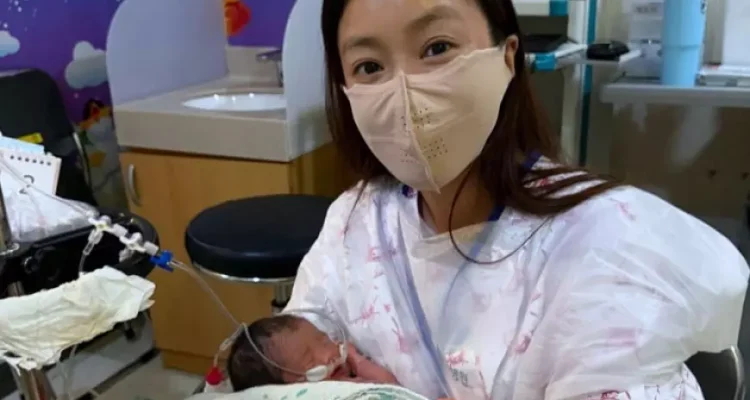 Lee Si Young Melahirkan Anak Perempuan Lewat Program IVF