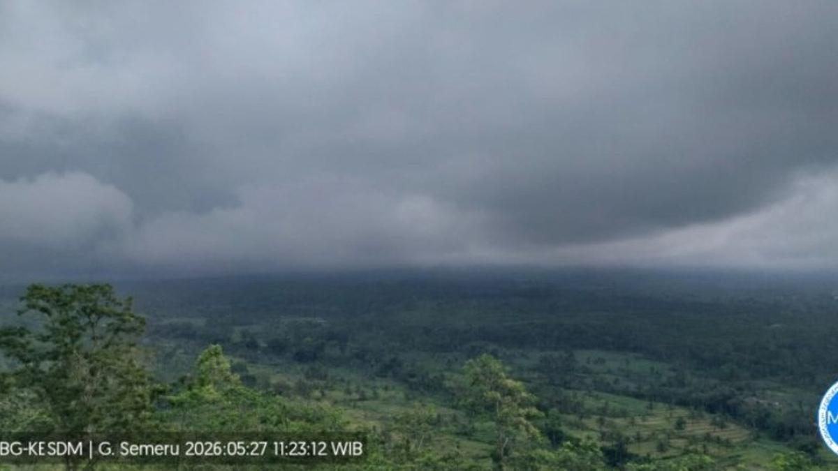 Letusan Gunung Semeru Disertai Awan Panas Saat Idul Adha