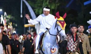 Mahkota Binokasih Diarak Keliling Jawa Barat, Kirab Budaya Padjadjaran Dimulai dari Sumedang