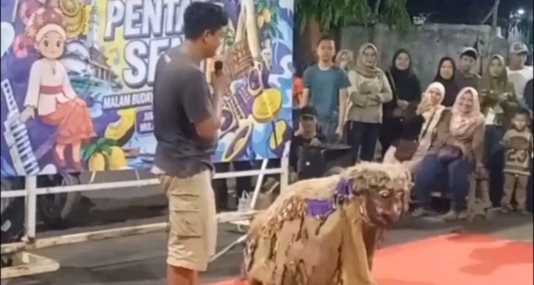 Malam Ini, Pasar Mambo Makin Meriah dengan Pentas Seni Berokan
