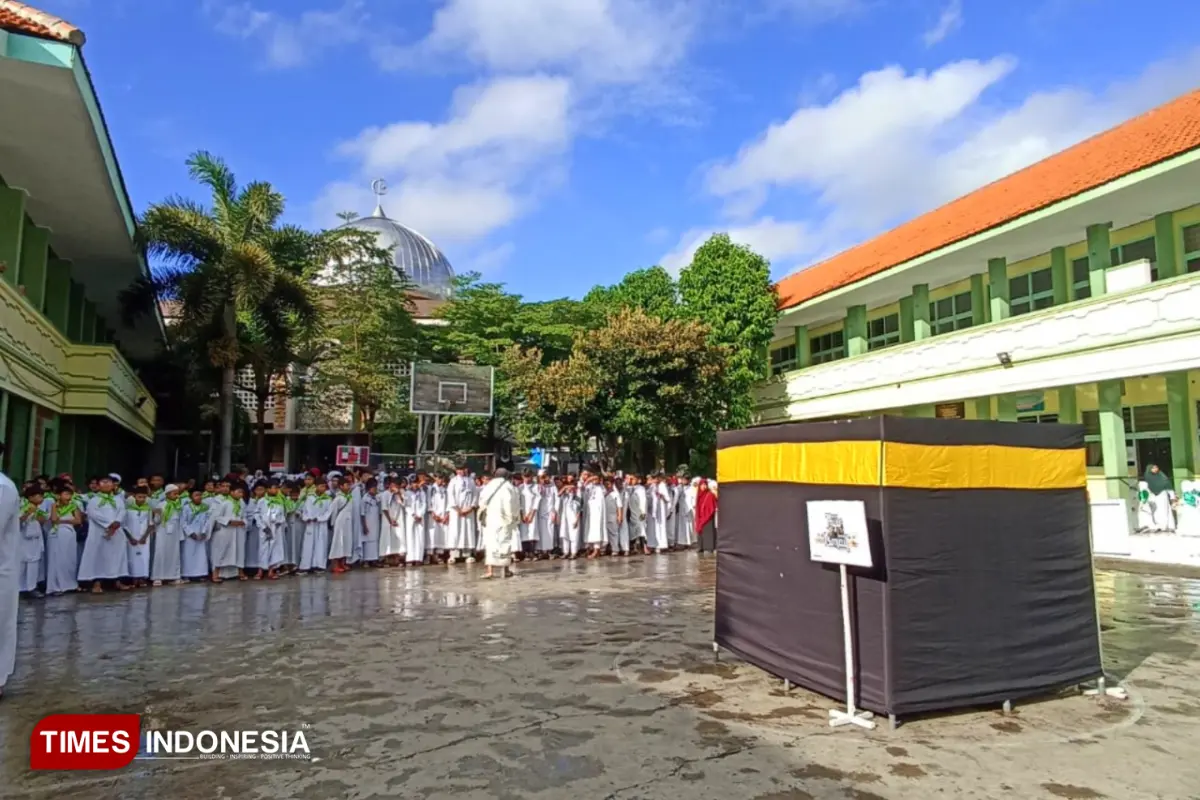Manasik Haji Perguruan Al&Irsyad Banyuwangi Berjalan Lancar, Orang Tua Siswa Berikan Pujian