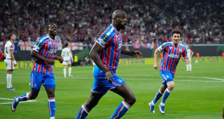 Mateta Bawa Trofi UEFA Conference League untuk Crystal Palace