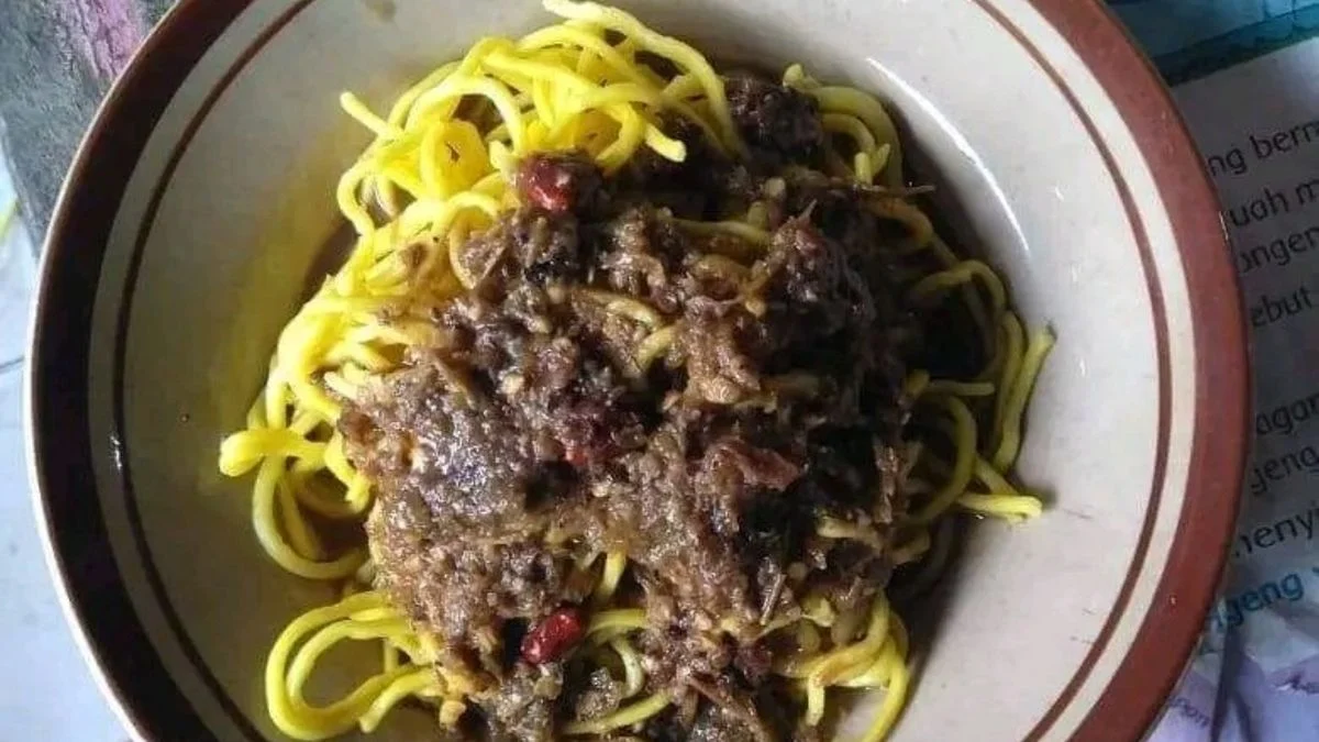 Mie Srodot Indramayu: Pedas Legendaris Bikin Ketagihan