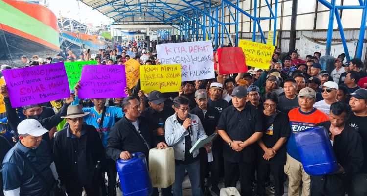 Nelayan Pantura Indramayu Protes Kenaikan Harga Solar, Aktivitas Melaut Terganggu