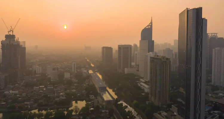 Panas Terik di Jakarta, Suhu Capai 42 Derajat