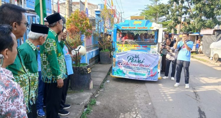 Pawai Khitan Massal Semarakkan Milad ke-94 Pemuda Muhammadiyah Haurgeulis
