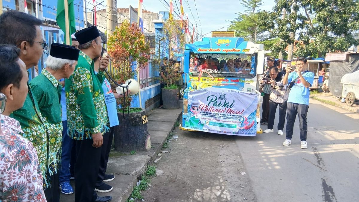 Pawai Khitan Massal Semarakkan Milad ke-94 Pemuda Muhammadiyah Haurgeulis