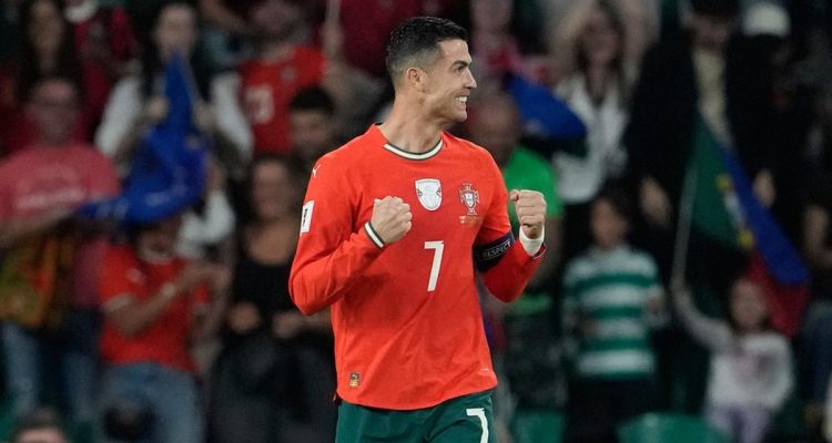 Pelatih Timnas Portugal Yakin Ronaldo Bisa Main di Piala Dunia 2030