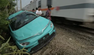Pemeriksaan Polisi Terhadap Manajemen Taksi Green SM dan Ditjen KA Terkait Kecelakaan Kereta Bekasi