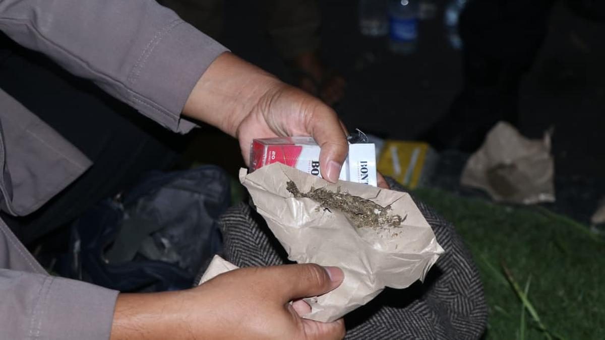 Pengendara Motor Terjaring Bawa Ganja dan Lintingan