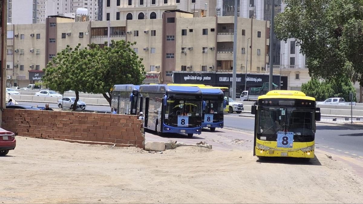 Penghentian Sementara Bus Shalawat di Makkah Menjelang Puncak Haji