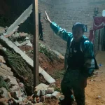 Penghuni Mengungsi Akibat Longsor yang Merusak Satu Rumah di Tegalombo Pacitan