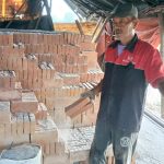 Pengrajin Bata Merah Indramayu: Bertahan dari Hebel & Harga Murah