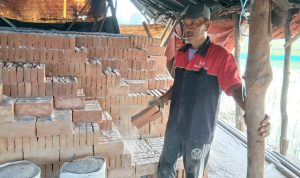 Pengrajin Bata Merah Indramayu: Bertahan dari Hebel & Harga Murah