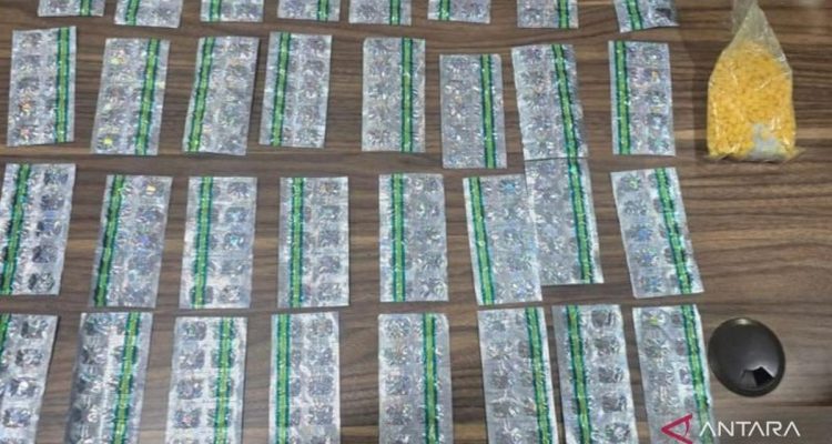 Pengungkapan Peredaran Obat Keras di Bekasi: 2 Pelaku dan Ribuan Pil Disita