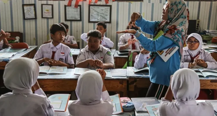 Penjelasan Kemendikbudristek Soal Kabar Guru Non-ASN Dirumahkan 2027