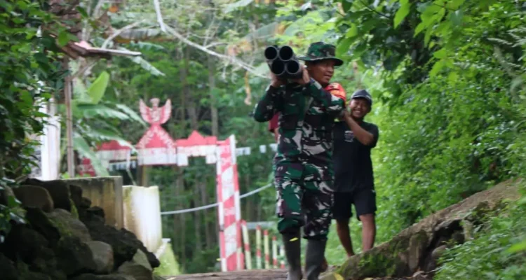 Penyaluran Air Bersih 1,5 Km di Tiris Probolinggo Dikebut Melalui Medan Curam