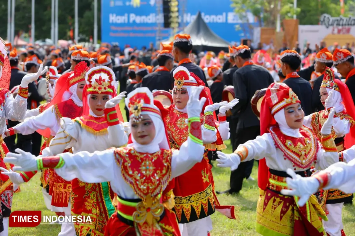 Peringatan Hardiknas 2026 di Banyuwangi: Keunikan Atraksi Kuntulan Ewon