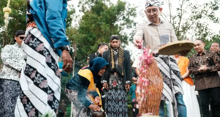 Perkuat Nilai Spiritual, Arca Mbah Bhelet Dipindahkan ke Lapangan Kenari Borobudur