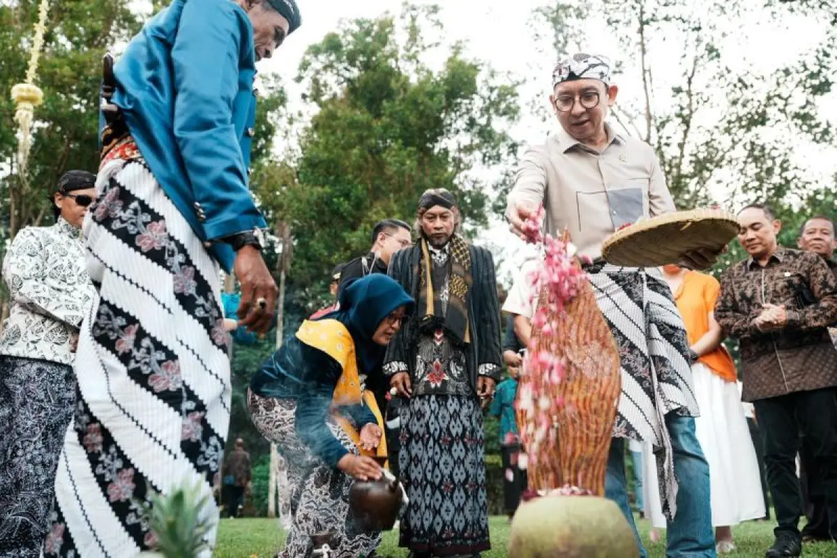 Perkuat Nilai Spiritual, Arca Mbah Bhelet Dipindahkan ke Lapangan Kenari Borobudur