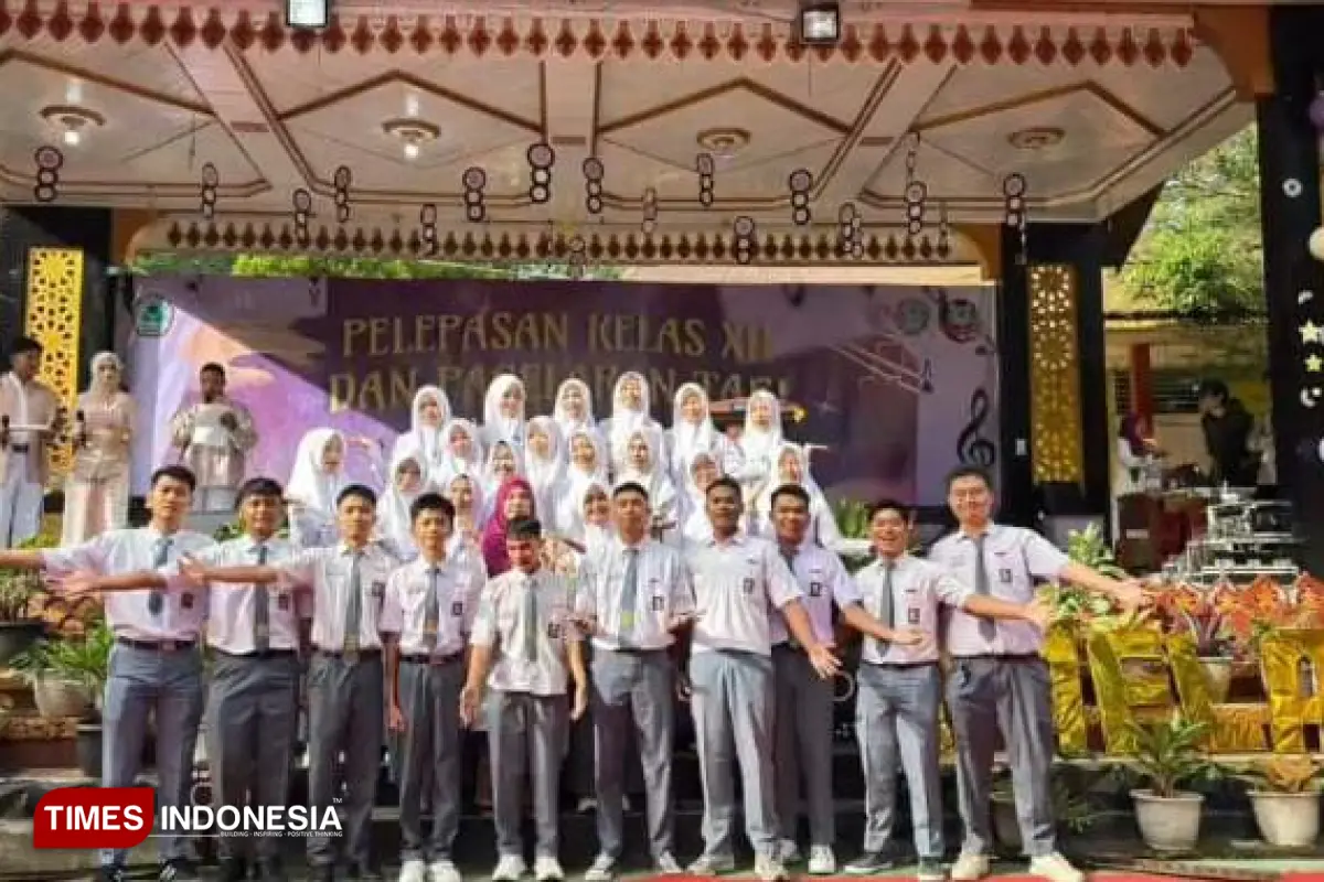 Perpisahan Siswa Kelas XII dan Pementasan Tari di SMAN 2 Payakumbuh Meriah dan Penuh Haru