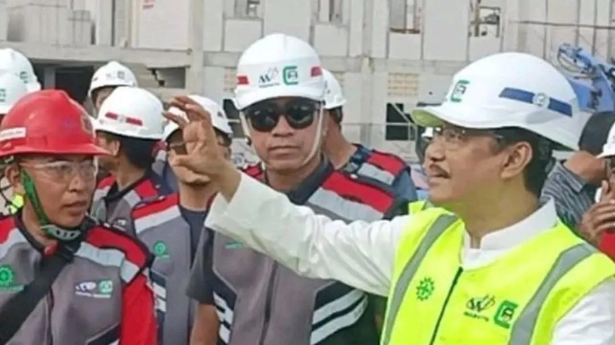Pertanyaan Anggaran Rp27 Miliar untuk Sepatu dan Penjelasan Mensos
