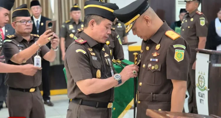 Pesan Tegas Kajati NTT Saat Lantik Pejabat Eselon II dan III