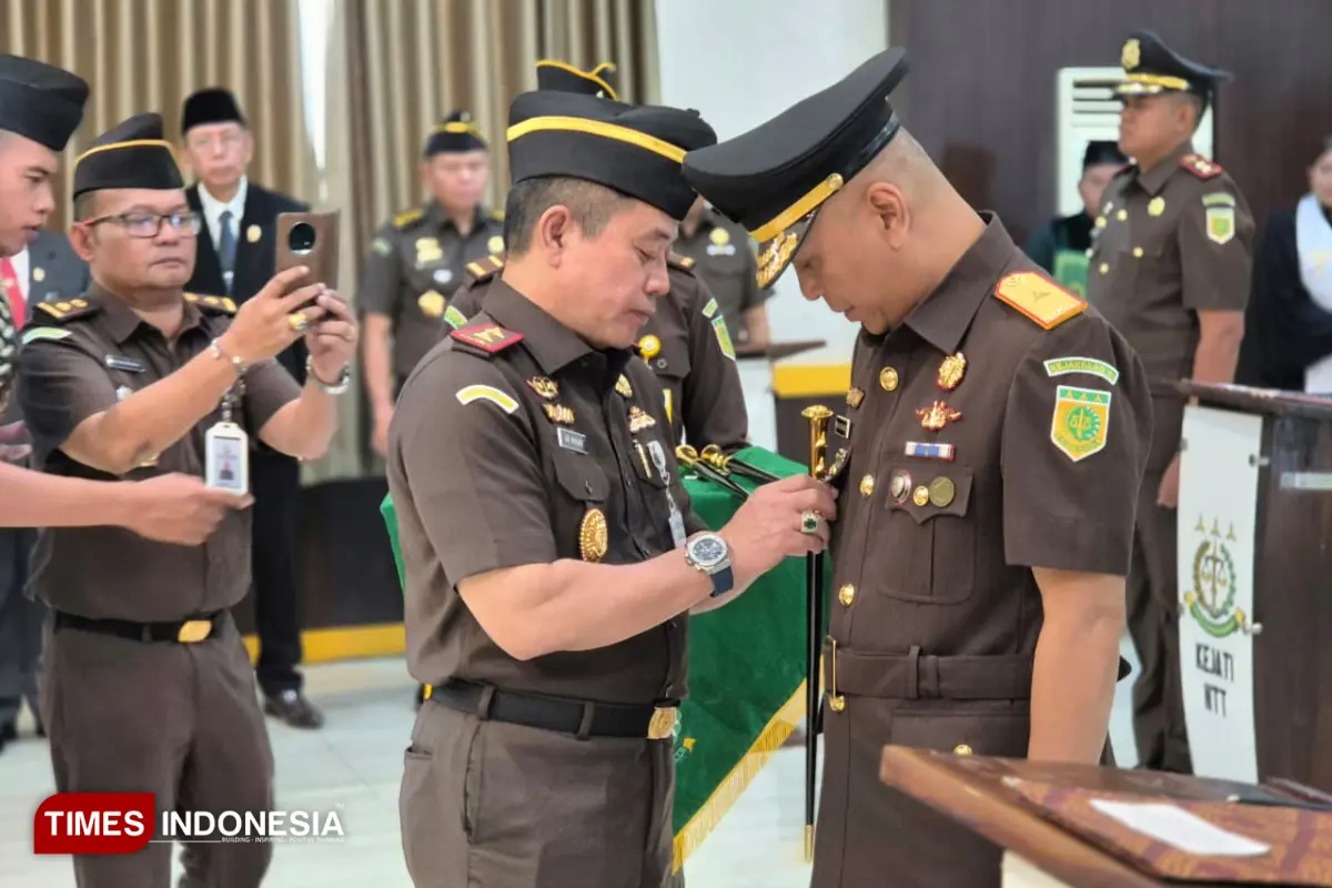Pesan Tegas Kajati NTT Saat Lantik Pejabat Eselon II dan III