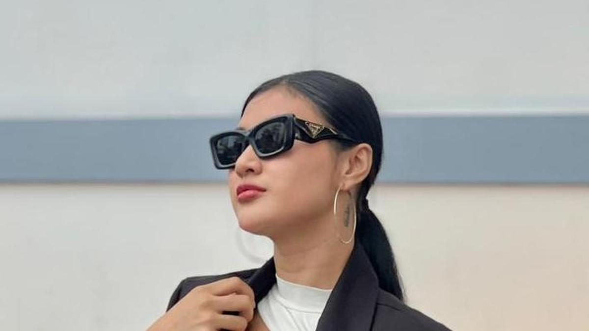 Pesona Camelia Putri: Tampilan Sehari-hari Berbeda Jauh dengan Karakter Sinetron