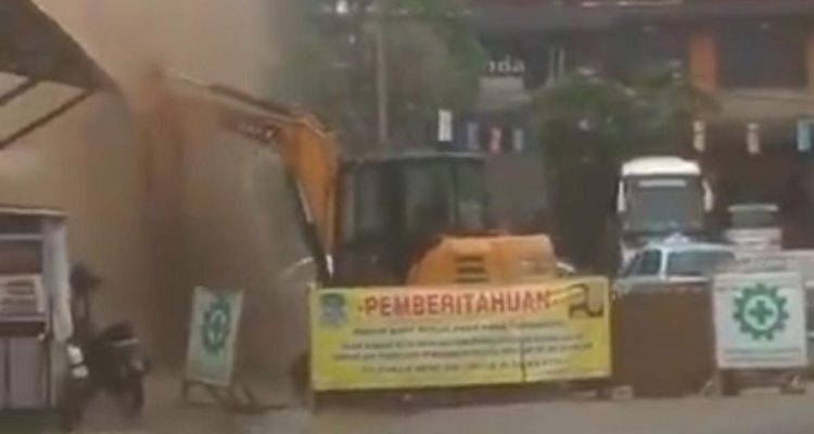 PGN Alami Kebocoran Pipa Gas, Semburkan Air Hingga 5 Meter