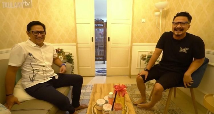 Potret Ruang Tamu Mini Rumah Ferry Maryadi, Inspirasi Gaya Klasik Minimalis