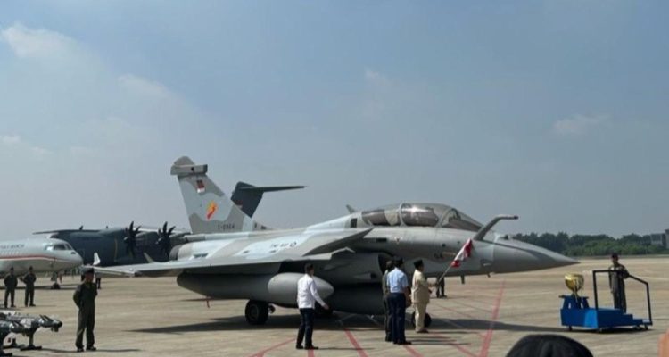 Prabowo Serahkan Peralatan Militer Baru untuk TNI, Termasuk Pesawat Tempur dan Senjata Modern