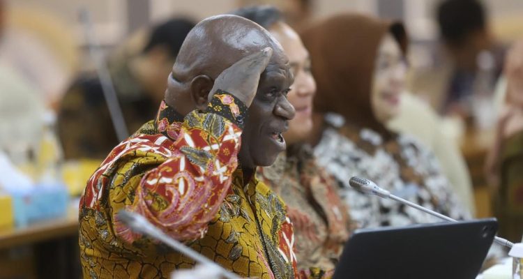Rahasia Pigai Tak Pernah Ditegur Presiden Selama Menjabat Menteri