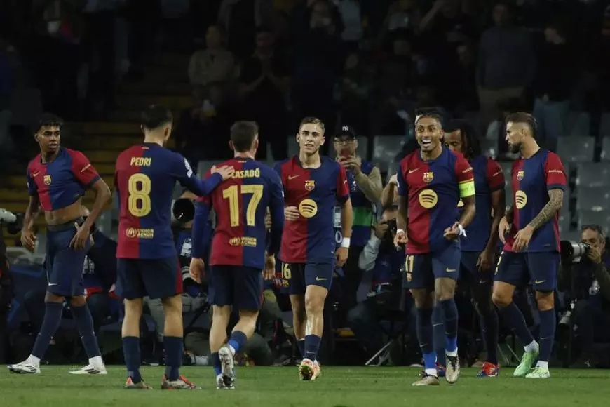 Raphinha Cetak Hattrick Saat Barcelona Kalahkan Bayern Munchen