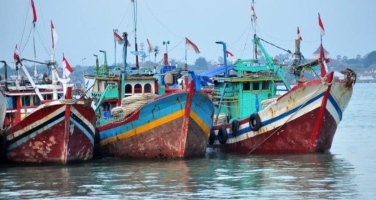 Ratusan Kapal Nelayan Tak Beroperasi Akibat Harga BBM Tinggi