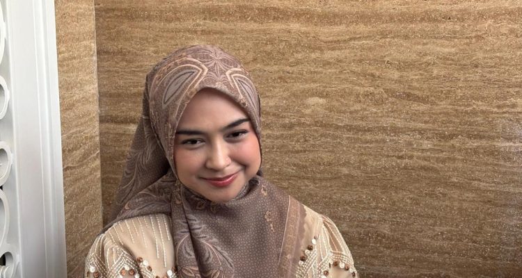 Refleksi Ria Ricis di Idul Adha: Bagikan Hewan Kurban dan Sapa Warga