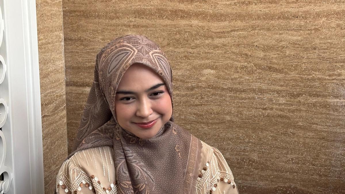 Refleksi Ria Ricis di Idul Adha: Bagikan Hewan Kurban dan Sapa Warga