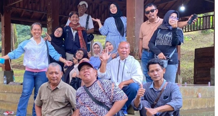 Ribuan Alumni SMEA–SMK Budi Tresna Hadiri Reuni Nostalgia di 1001 Tangga Manguntapa