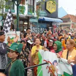 Ribuan Warga Ikuti Jalan Sehat Budaya Jogja Berbusana Tradisional