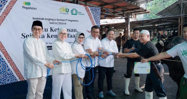 Rohis Pegadaian Bagikan Ribuan Paket Kurban Idul Adha