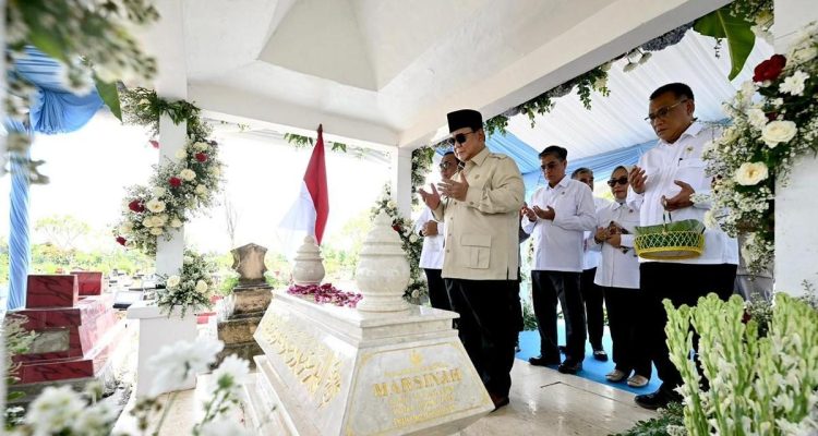 Rupiah Melemah, Prabowo Bantah Indonesia Akan Bubar