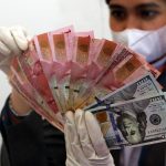 Rupiah Tertekan, Minyak Mentah Memberatkan