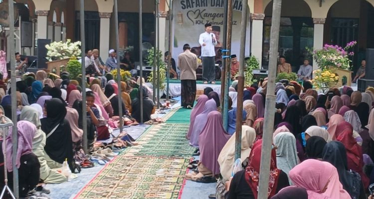 Safari Dakwah KH. Fikri Haikal M.Z Dihadiri Ribuan Jemaah di Kedungwungu