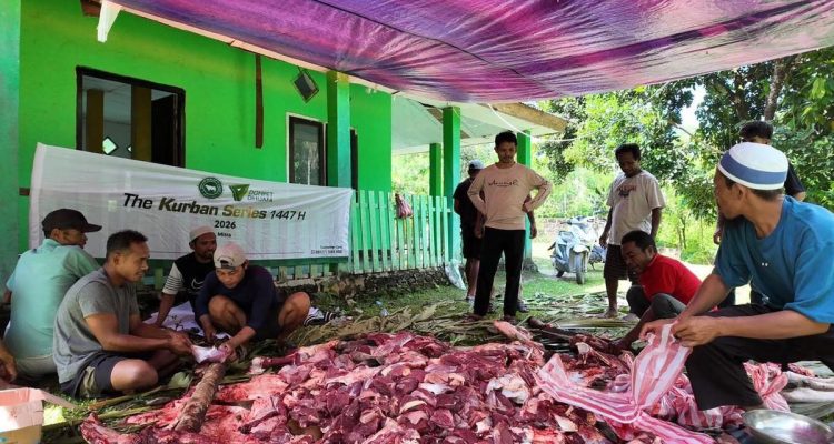 Senyum Bahagia Penerima Manfaat Hewan Kurban Dompet Dhuafa